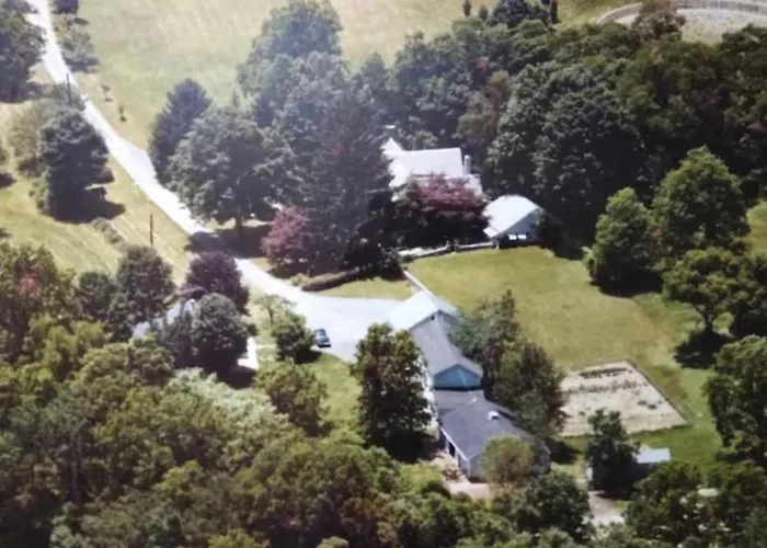 Private Lakeview Cottage And 2 Farmhouse Apartments Near Rt 80 Easy To Nyc